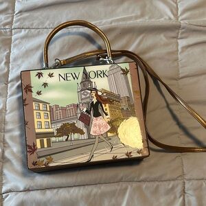 NWOTStylish New York Themed Women's Bag